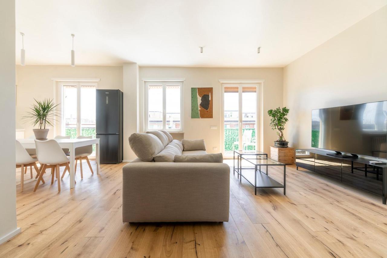 רומא La Dolce Vita - Sunny Penthouse Trastevere Station 100Sqm מראה חיצוני תמונה